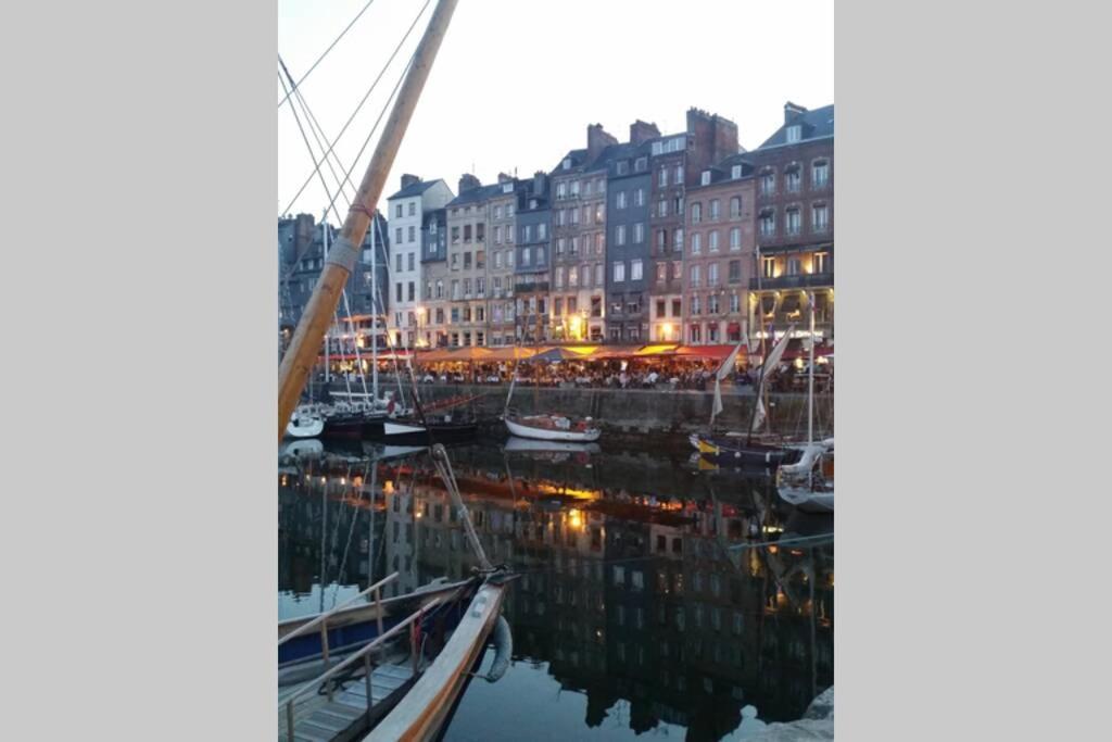 Une Pause Chez Julien, Appartement Lumineux Et Idealement Situe! Honfleur Exterior photo